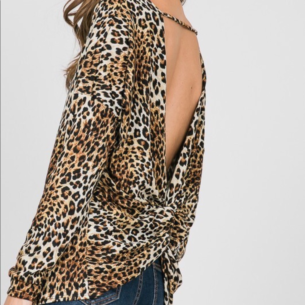 Leopard print  twist back top - Picture 4 of 8